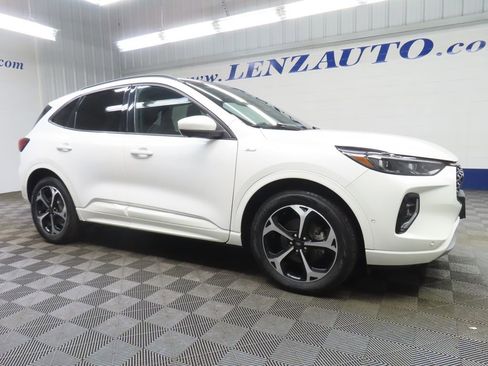 Used 2023 Ford Escape ST-Line Elite w/ Premium Technology Package AWD/4WD image 3
