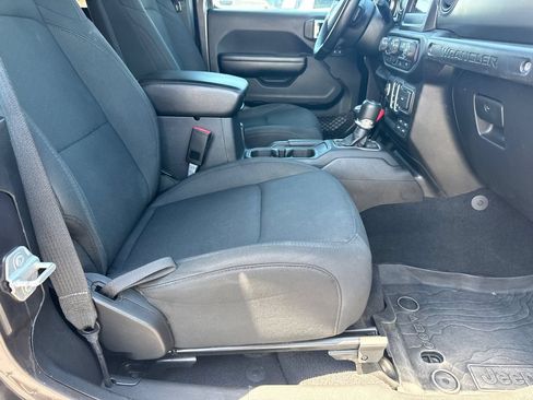 Used 2021 Jeep Wrangler Sport AWD/4WD image 14