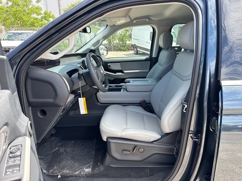 New 2026 Ford Expedition Active RWD image 11