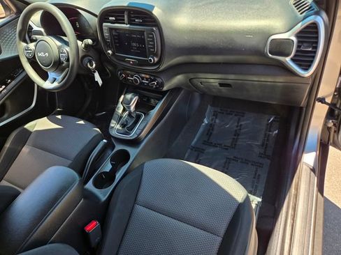 Used 2024 Kia Soul LX w/ Option Group 015 FWD image 21