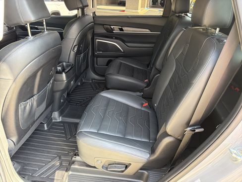Used 2022 Kia Telluride SX w/ SX Prestige Package AWD/4WD image 22