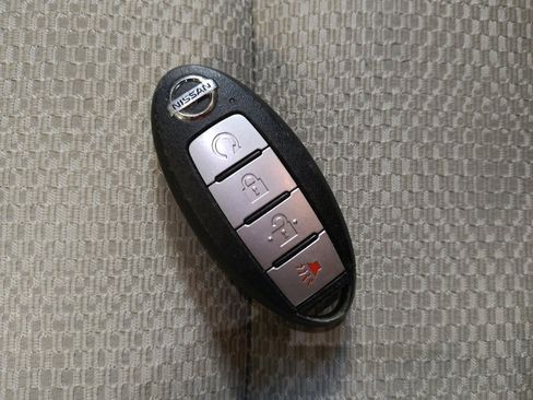 Used 2021 Nissan Rogue Sport SV w/ Technology Package FWD image 32
