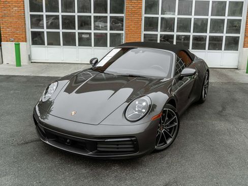 Used 2020 Porsche 911 Carrera RWD image 2