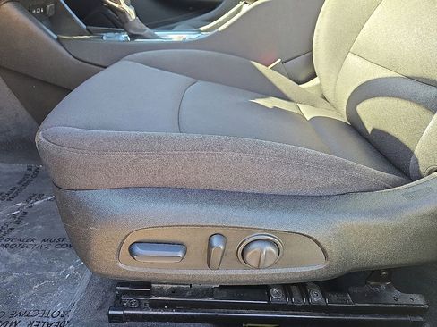 Used 2023 Chevrolet Malibu LT image 24