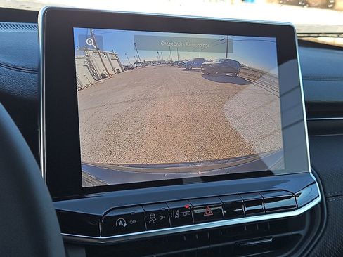 New 2026 Jeep Compass Latitude image 16