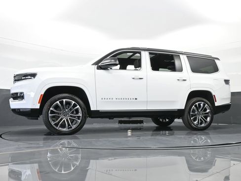 Used 2024 Jeep Grand Wagoneer Series III image 51