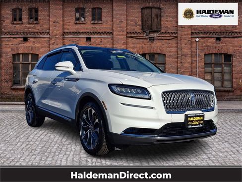 Used 2022 Lincoln Nautilus Reserve w/ Cargo Utility Package image 1