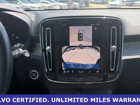 Certified 2025 Volvo XC40 B5 Plus AWD/4WD image 25