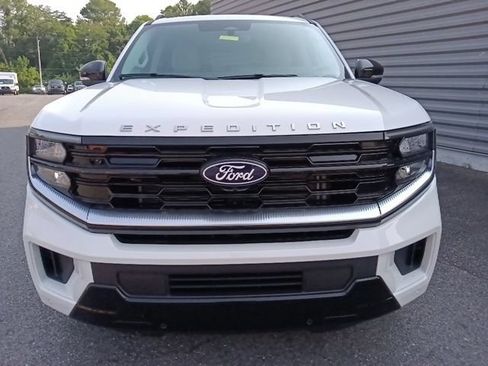 New 2027 Ford Expedition Max Platinum w/ Driver's Package AWD/4WD image 8