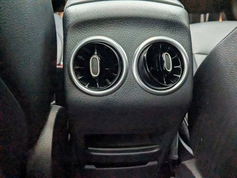 Certified 2022 Mercedes-Benz GLB 250 image 16