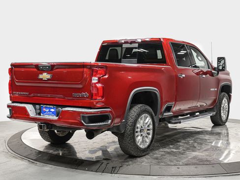 Used 2022 Chevrolet Silverado 2500 High Country w/ Safety Package II image 7