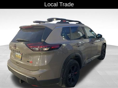 Used 2025 Nissan Rogue SV image 6