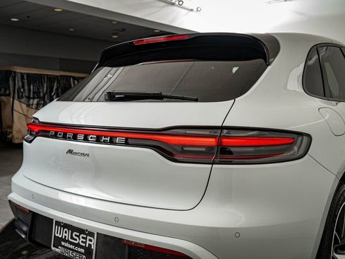 Certified 2025 Porsche Macan AWD/4WD image 20