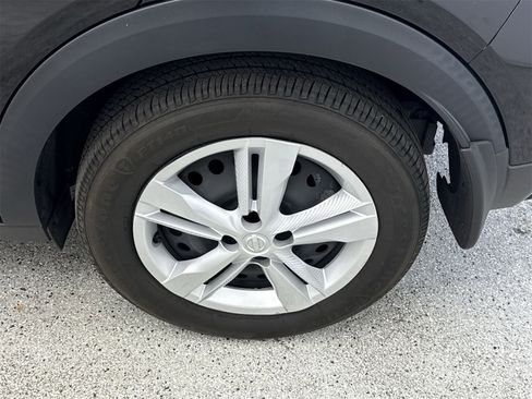 Used 2022 Nissan Kicks S image 45