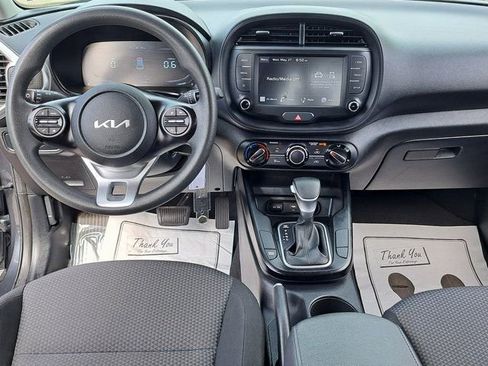 Used 2023 Kia Soul LX w/ LX Technology Package FWD image 24