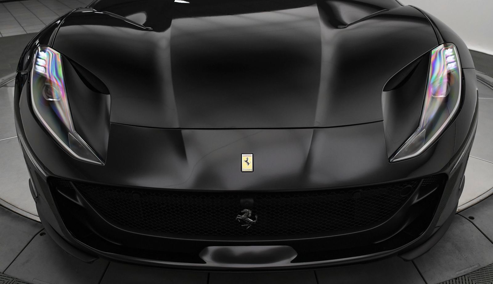 Used 2018 Ferrari 812 Superfast RWD image 52