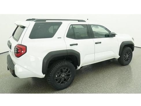 New 2026 Toyota 4Runner SR5 AWD/4WD image 9