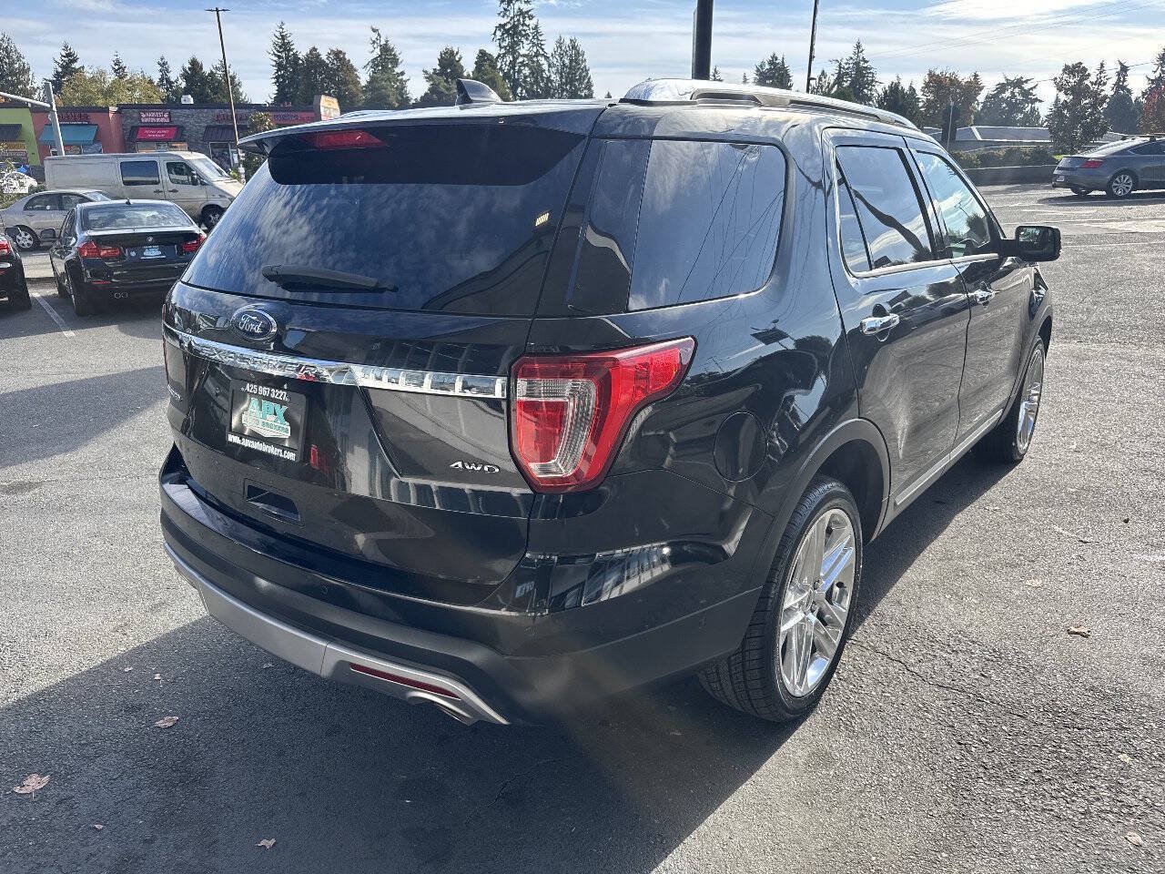 Used 2016 Ford Explorer Limited w/ Equipment Group 301A AWD/4WD image 10