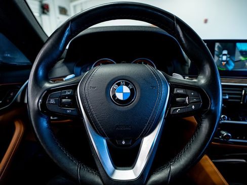 Used 2018 BMW 540i xDrive image 42