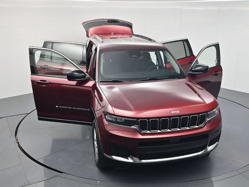 Used 2023 Jeep Grand Cherokee L Laredo w/ Luxury Tech Group I AWD/4WD image 54