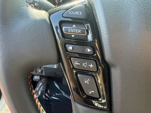 Used 2025 Nissan Frontier PRO-4X AWD/4WD image 19