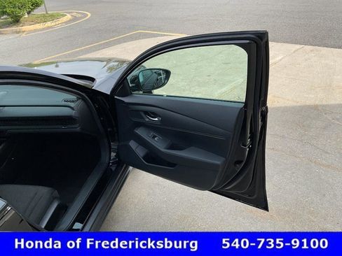 Certified 2025 Honda Accord LX image 19