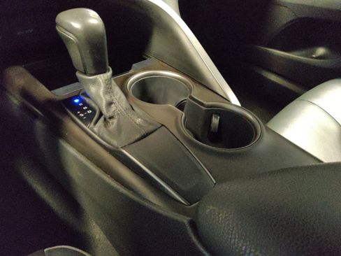 Used 2021 Toyota Camry SE w/ Carpet Mat Package (TMS) image 26