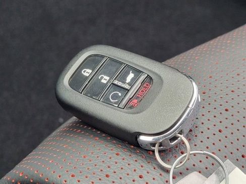 Certified 2025 Honda Pilot Black Edition image 43