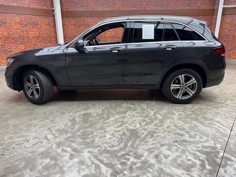 Used 2022 Mercedes-Benz GLC 300 4MATIC w/ Multimedia Package Lite image 2