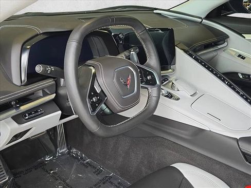 Used 2022 Chevrolet Corvette Stingray Premium Cpe w/ Z51 Performance Package RWD image 10