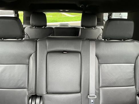 Used 2024 Chevrolet Suburban LT AWD/4WD image 14