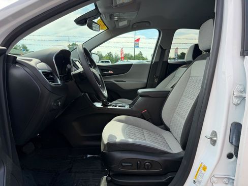 Used 2023 Chevrolet Equinox LS w/ LS Convenience Package FWD image 14