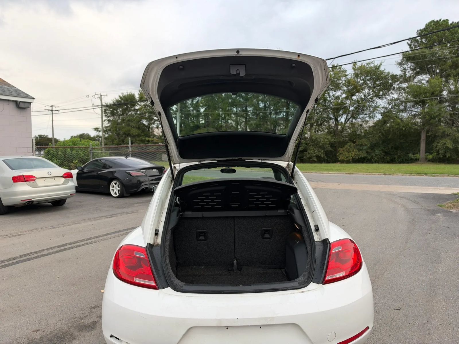 Used 2012 Volkswagen Beetle 2.5 FWD image 17