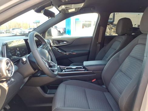 Used 2025 Chevrolet Equinox LT image 9