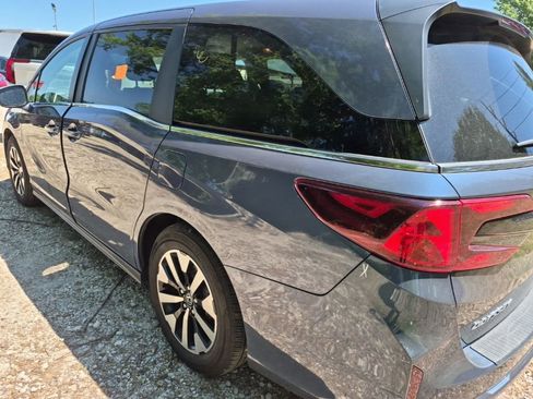 Used 2025 Honda Odyssey EX-L image 2