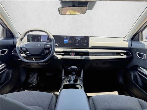 Used 2025 Kia K4 FWD image 14