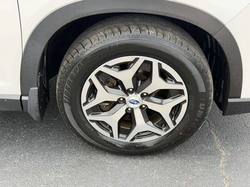 Used 2020 Subaru Forester Premium AWD/4WD image 9