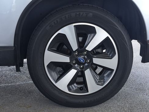 Used 2018 Subaru Forester 2.5i Premium w/ All-Weather Package AWD/4WD image 5