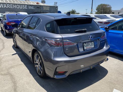 Used 2016 Lexus CT 200h w/ Navigation Package FWD image 10