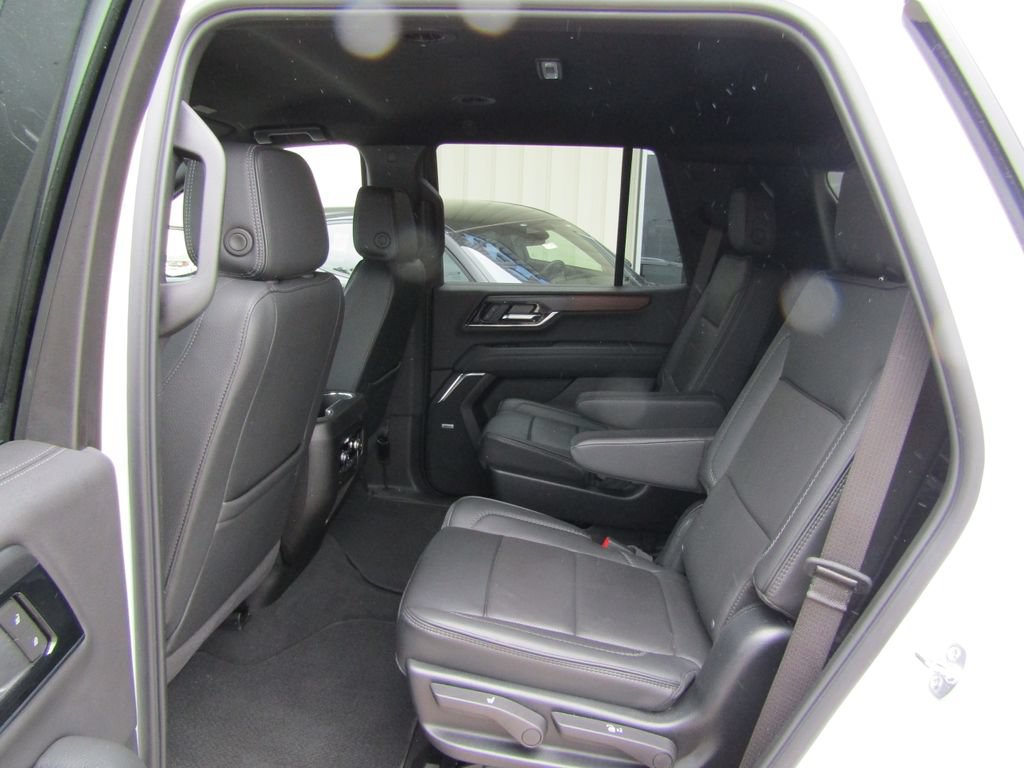 Used 2025 GMC Yukon Denali AWD/4WD image 35