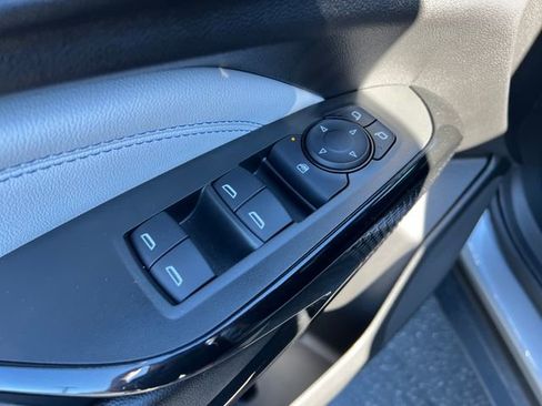 Certified 2025 Chevrolet Trax LT FWD image 13