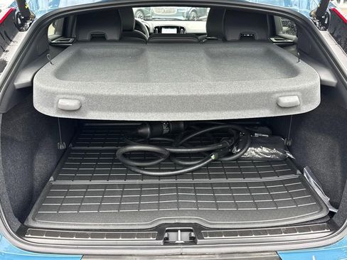 Certified 2023 Volvo C40 P8 Recharge Ultimate w/ Protection Package Premier AWD/4WD image 5