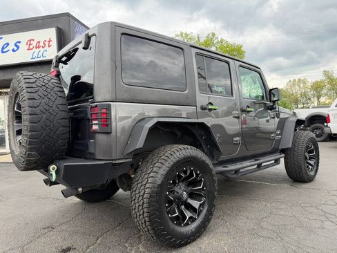 Used 2018 Jeep Wrangler Unlimited Sahara image 84