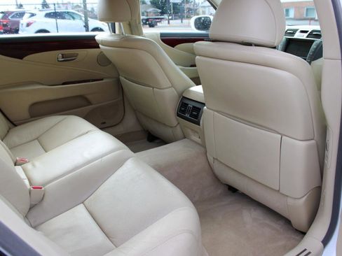 Used 2010 Lexus LS 460 L image 16
