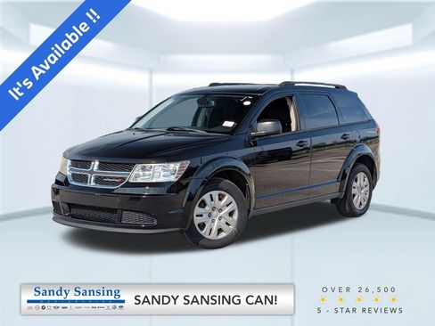 Used 2019 Dodge Journey SE FWD image 1