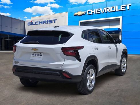 New 2026 Chevrolet Trax LS w/ LS Convenience Package FWD image 8