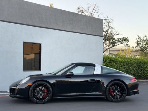 Used 2019 Porsche 911 Targa 4S image 18