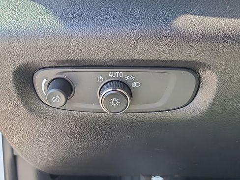 Used 2023 Chevrolet Traverse LS FWD image 19