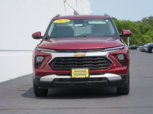 Used 2024 Chevrolet TrailBlazer LT w/ LT Cold Weather Package FWD image 8