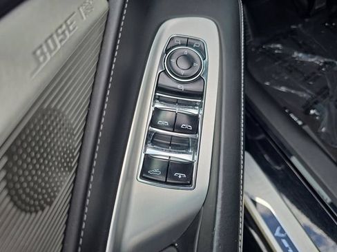 Used 2025 Chevrolet Corvette Stingray Premium Conv w/ 3LT RWD image 10